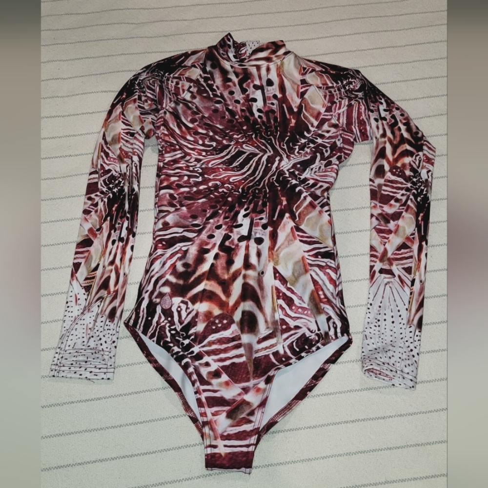 Waterlust Lionfish womens sun suit size Strong (Small)